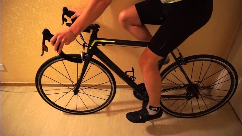 Посадка велосипедиста шоссейника