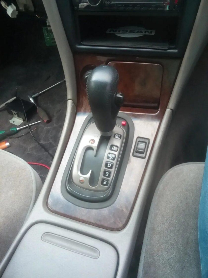 Селектор Лаурель типтроник