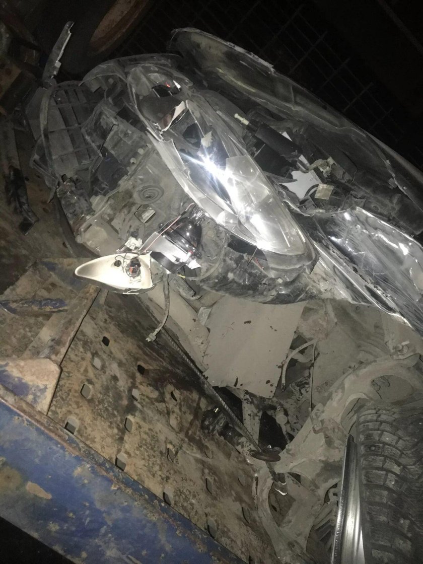 Разбитый Пежо 408