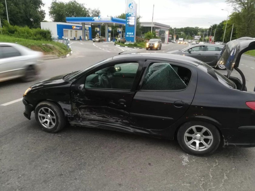 Пежо 206 седан ДТП