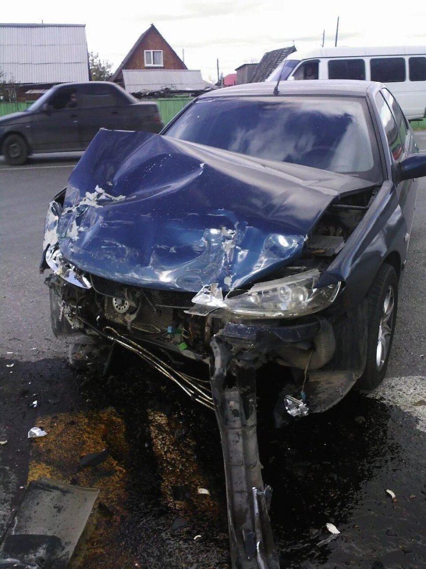 Пежо 406 битый