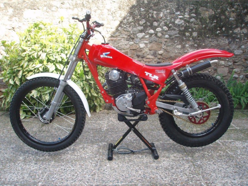 Honda TLR 200