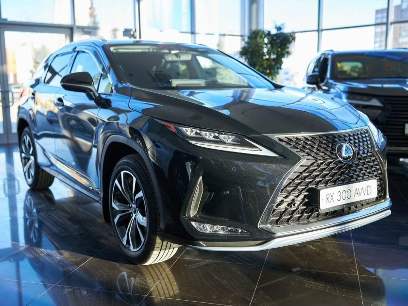 Лексус 300 2022
