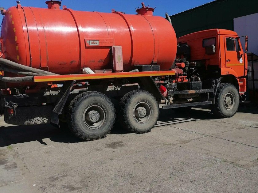 КАМАЗ нефтевоз фото Весна