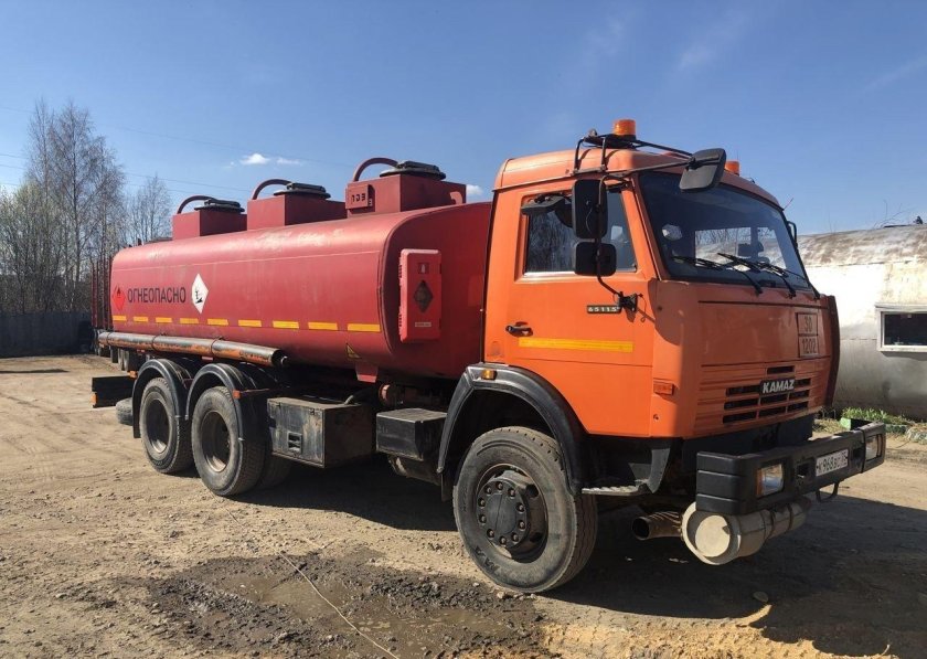 КАМАЗ 53212 бензовоз