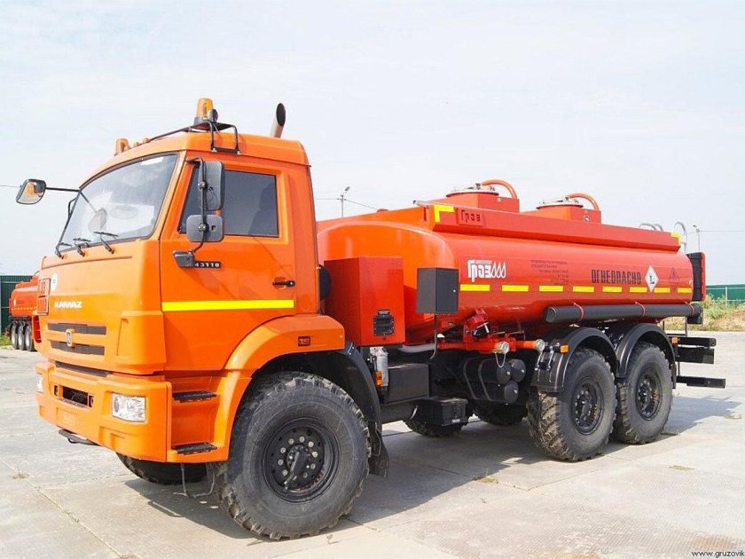 Топливозаправщик КАМАЗ 43118