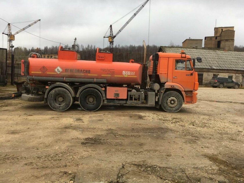 КАМАЗ 65115 бензовоз