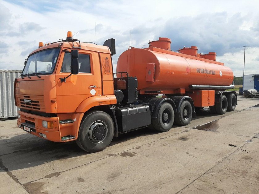 КАМАЗ 6460 бензовоз