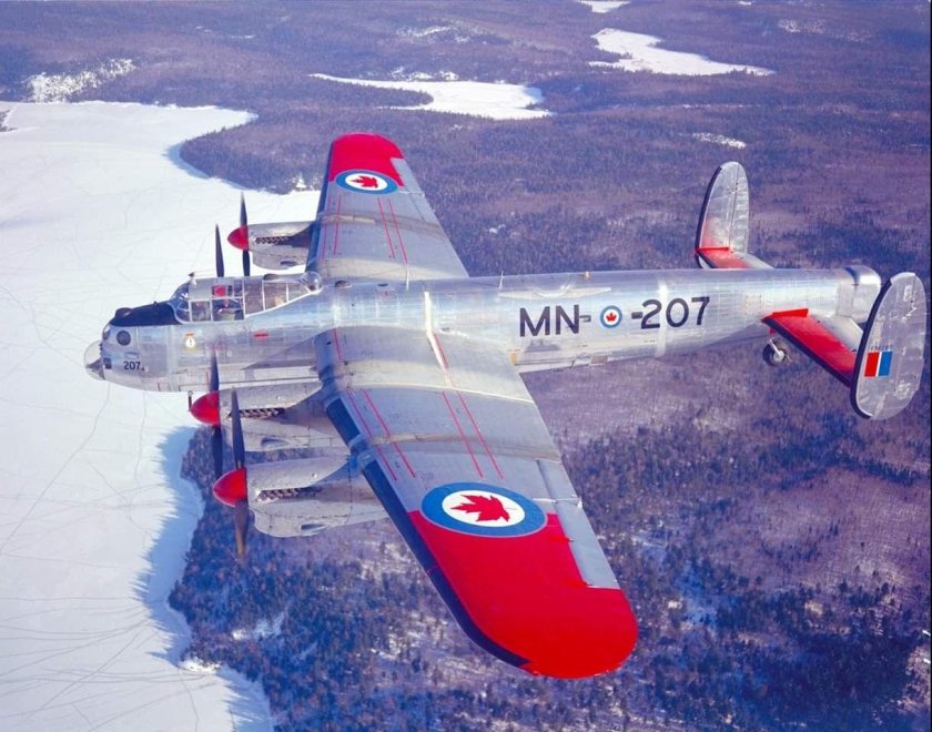 Ланкастер самолёт