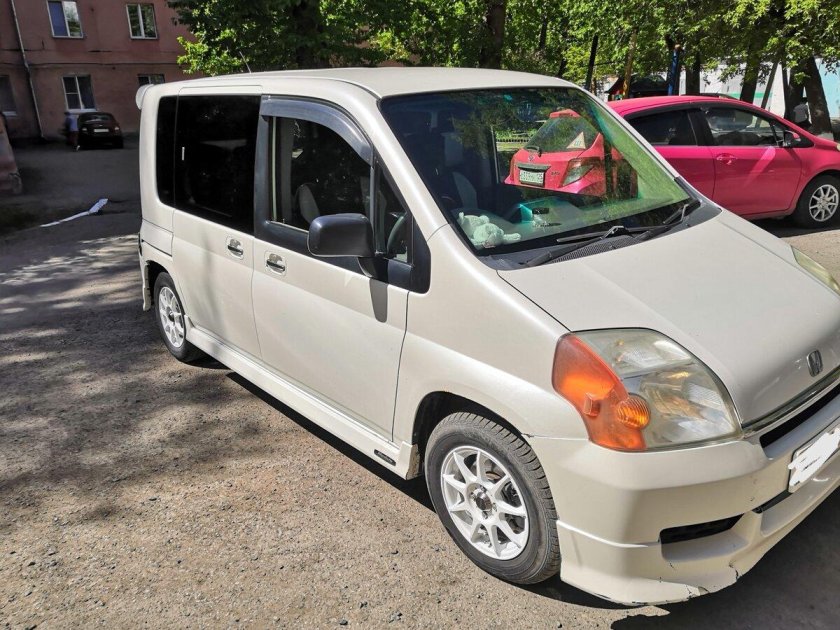 Хонда Мобилио, 2002 г.