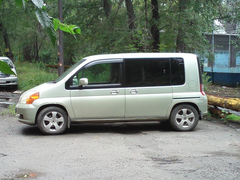 Хонда Мобилио 2002 год