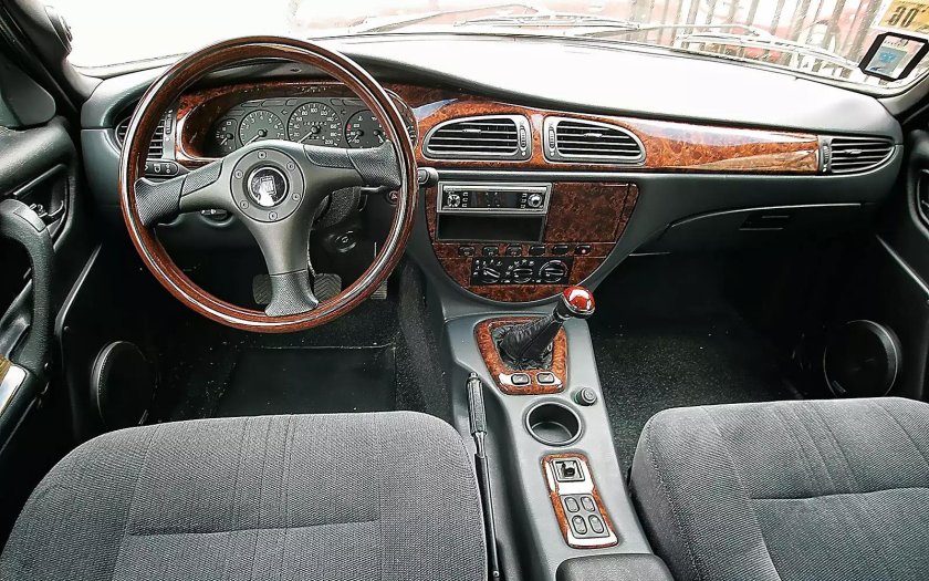 Волга ГАЗ 3102 салон