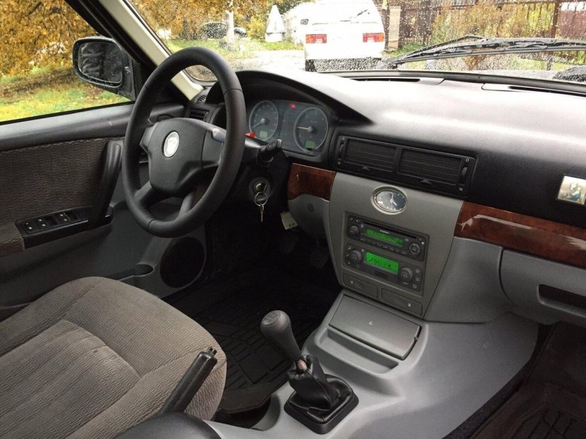 Волга ГАЗ 3102 салон