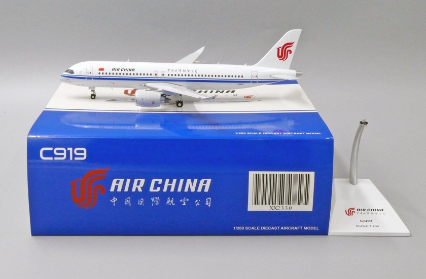Модель самолета Comac c919 масштаб: 1:200 производитель: JC Wings