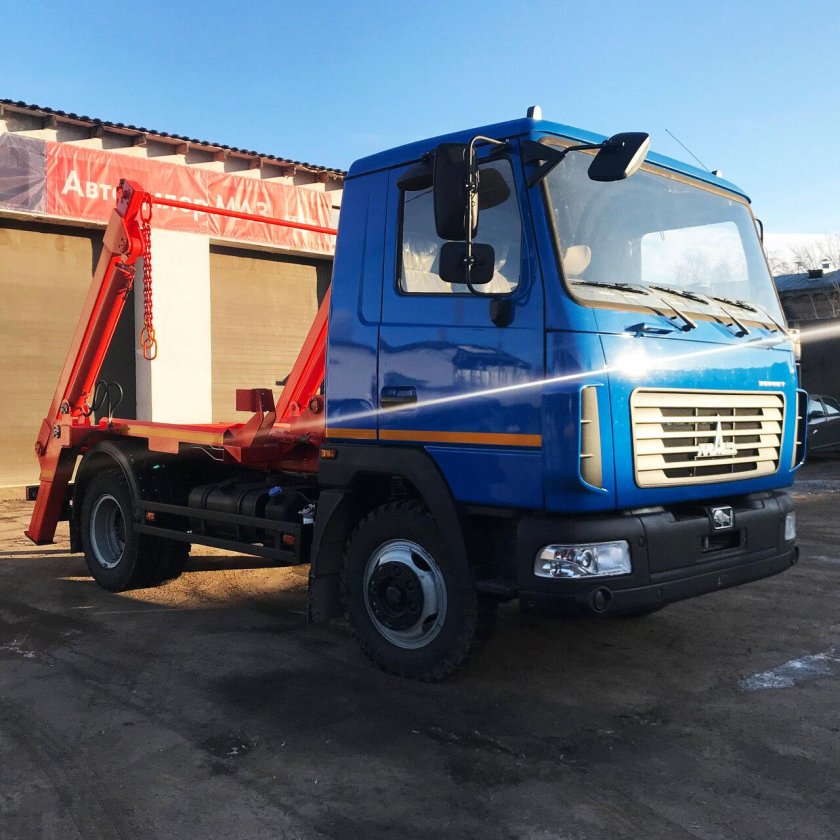 МАЗ 4371 мусоровоз