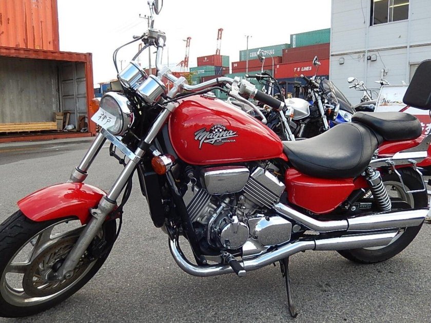 Honda Magna 750