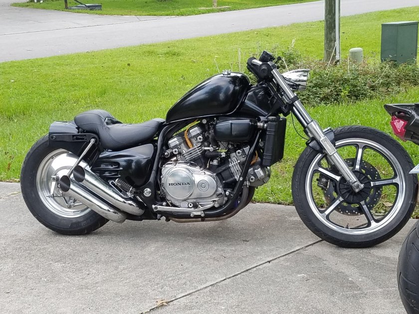 Honda VF-750c v45 super Magna