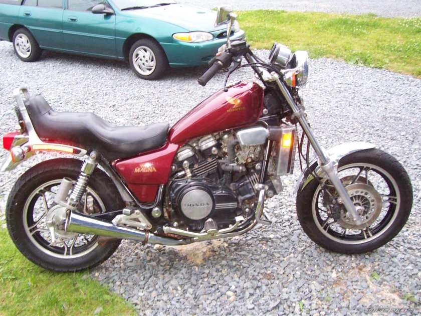 Honda VF 750 Magna (v45)