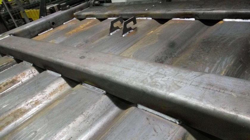 Сварка люка полувагона