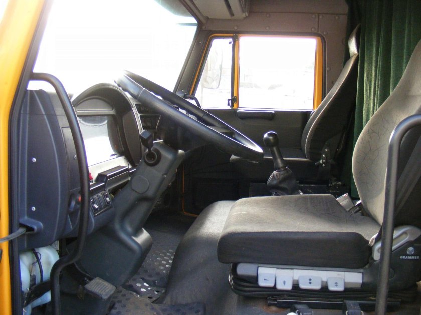 КАМАЗ 65115 салон кабины