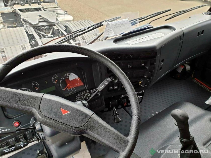КАМАЗ 6520-53 кабина