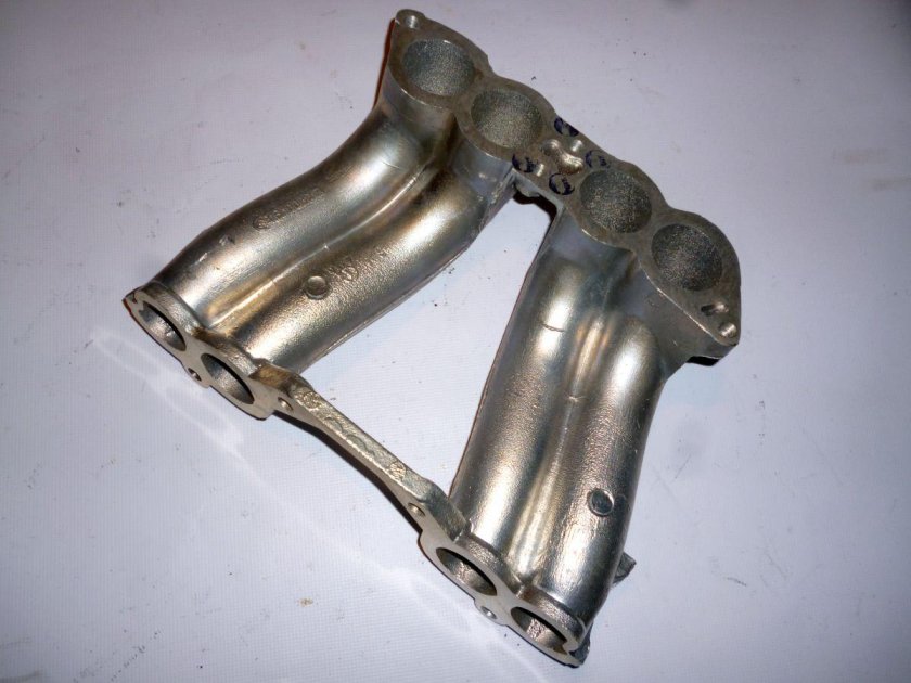 Коллектор впускной 4216