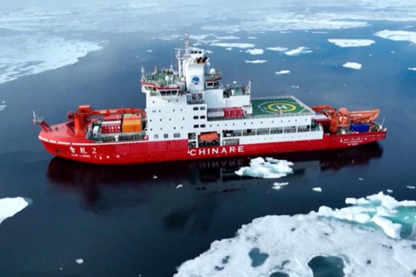 Снежный дракон ледокол