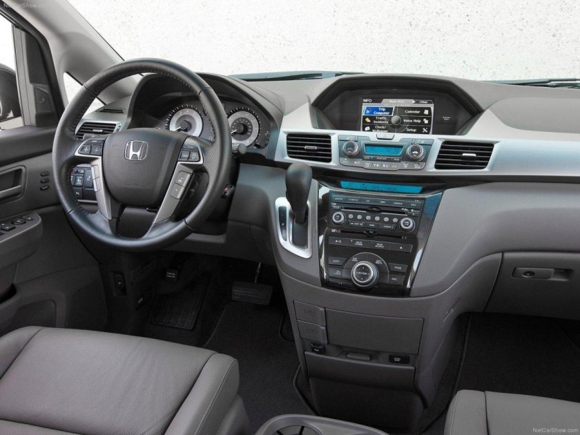 Honda Odyssey 2012 салон