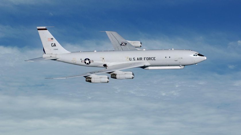 Самолет е-8с ВВС США