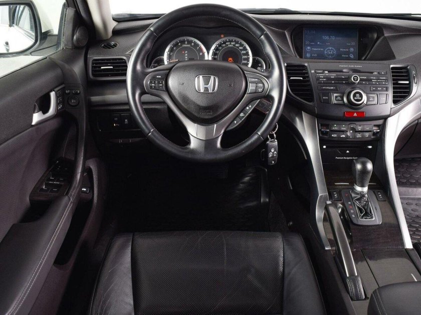 Хонда Аккорд 8 Рестайлинг салон