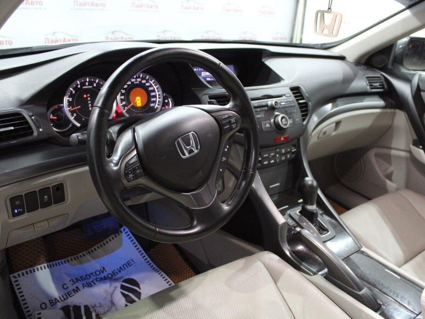Honda Accord 2011 салон