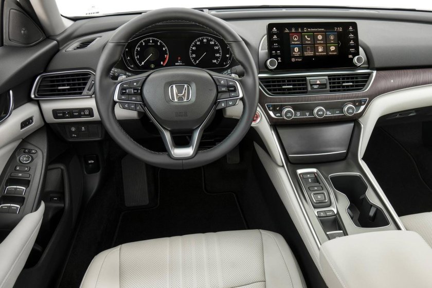 Honda Accord 2022 салон