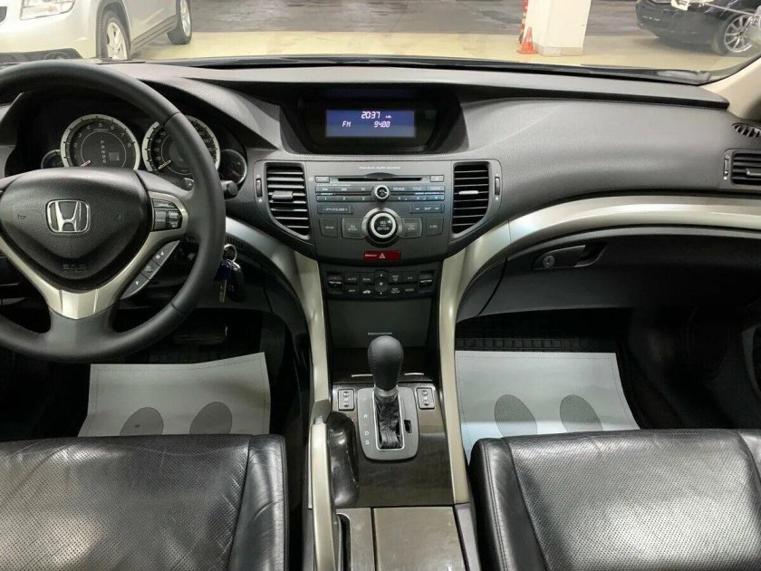 Honda Accord 2010 салон
