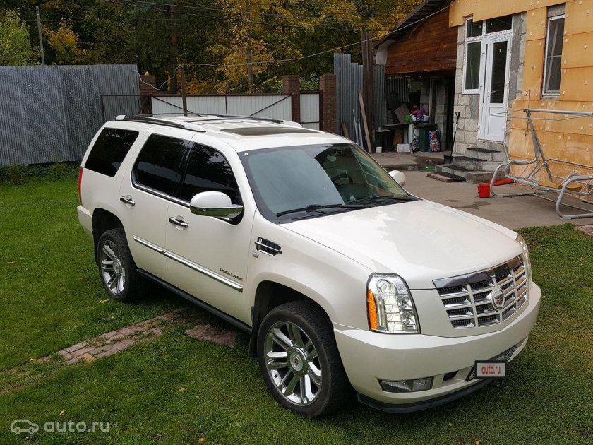 Эскалейд 3 белый