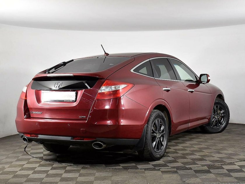 Honda Crosstour красный
