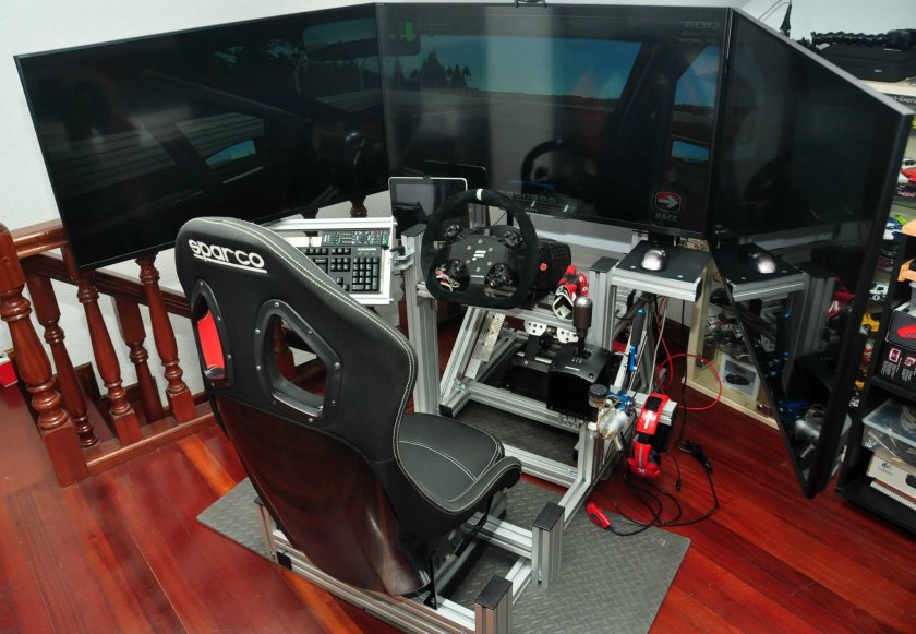 Кокпит для автосимулятора