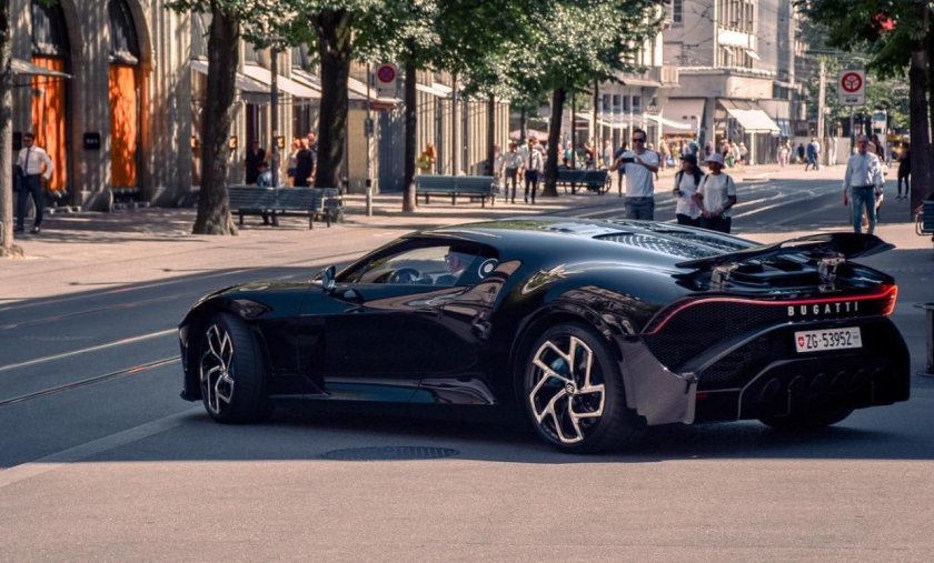 Бугатти la voiture noire 2021