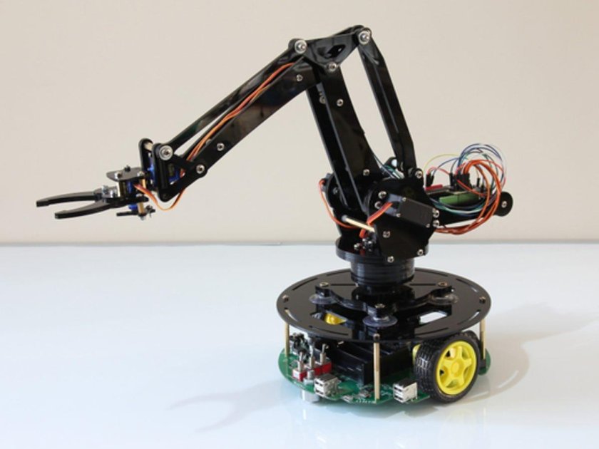 Робот манипулятор на ардуино