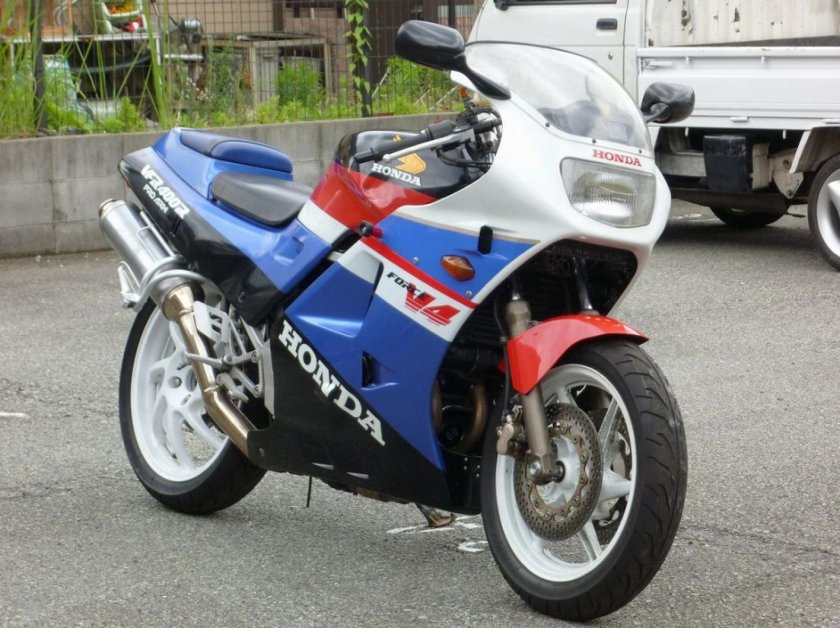 Honda VFR 400 R