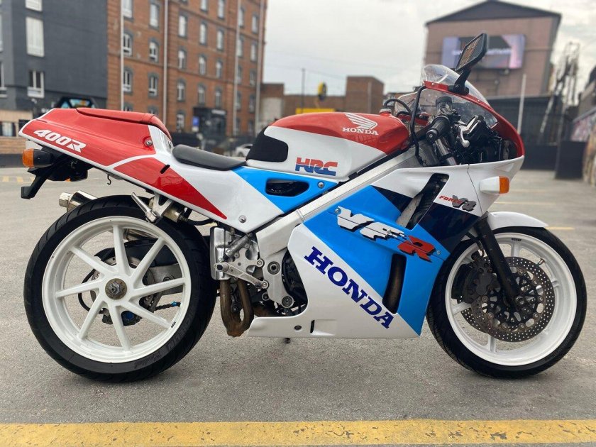 Honda vfr400r nc30