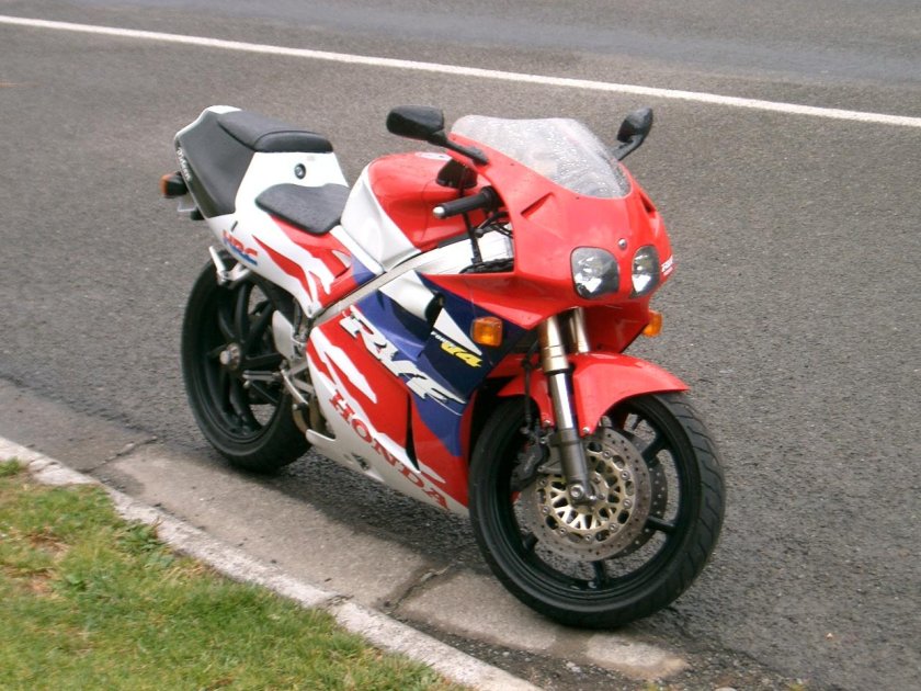 Honda RVF 400 nc35