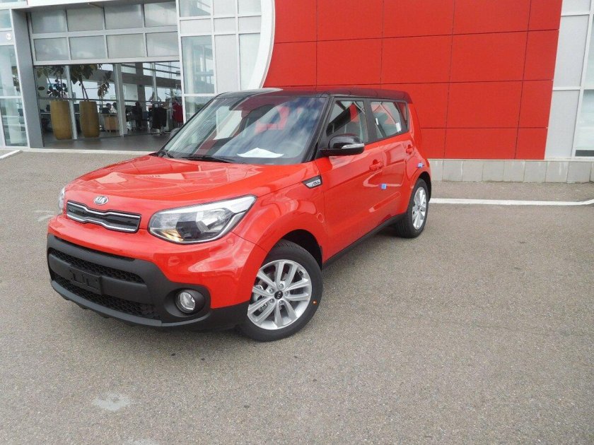 Киа соул с красной крышей