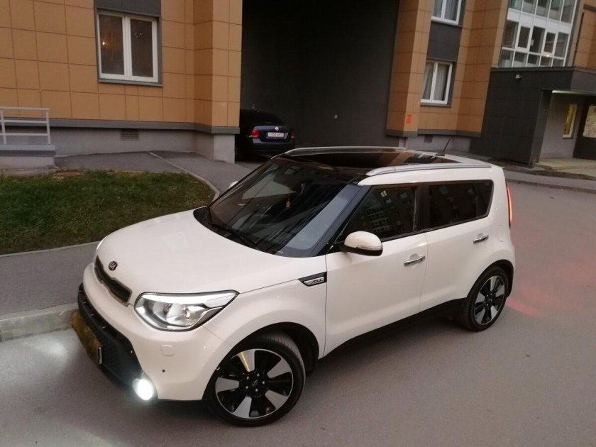 Киа соул белая 2021