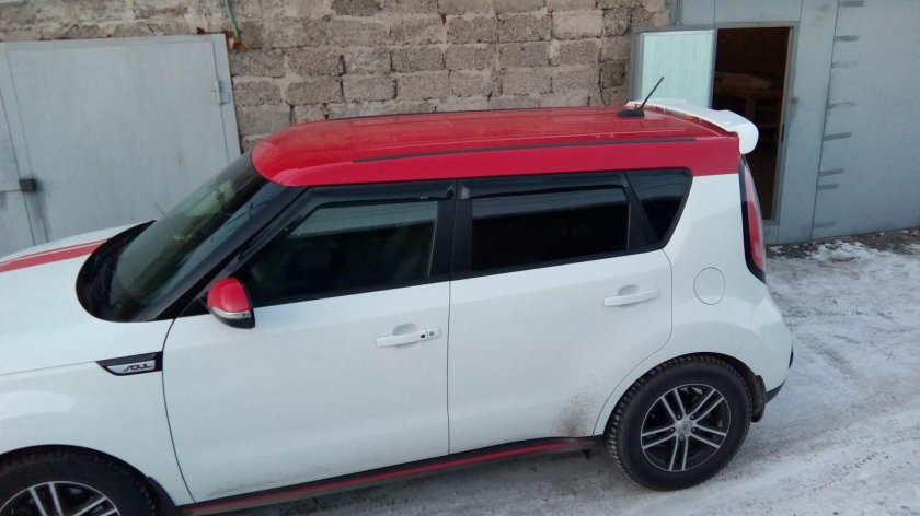 Киа соул белый с красной крышей 2020