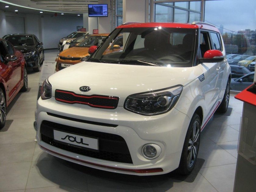 Kia Soul 1.6 at 132 л.с. белый