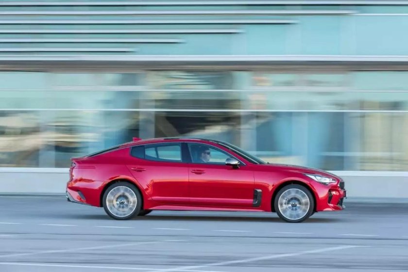 Киа Стингер лифтбек