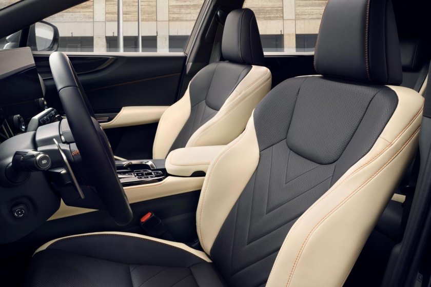 Лексус NX 350 2021 салон