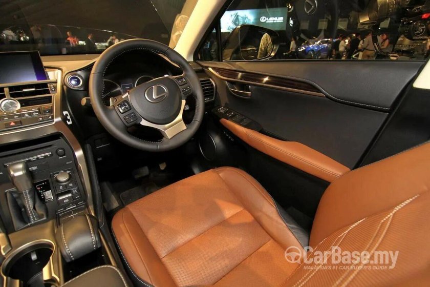 Lexus NX 300 салон