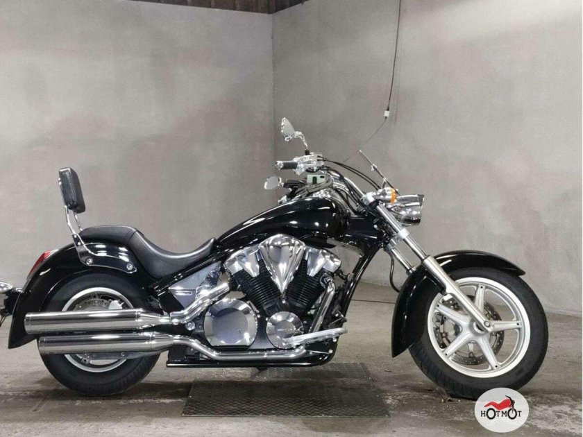 Honda VT 1300cr Stateline. 2011