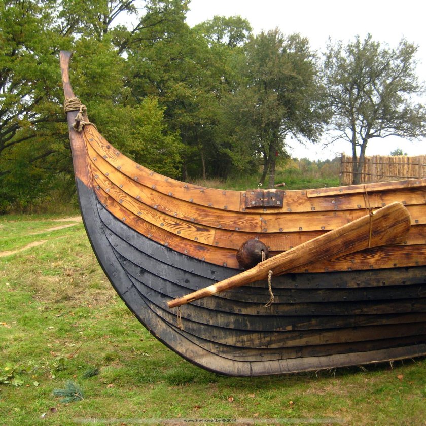 Ладья Драккар викингов
